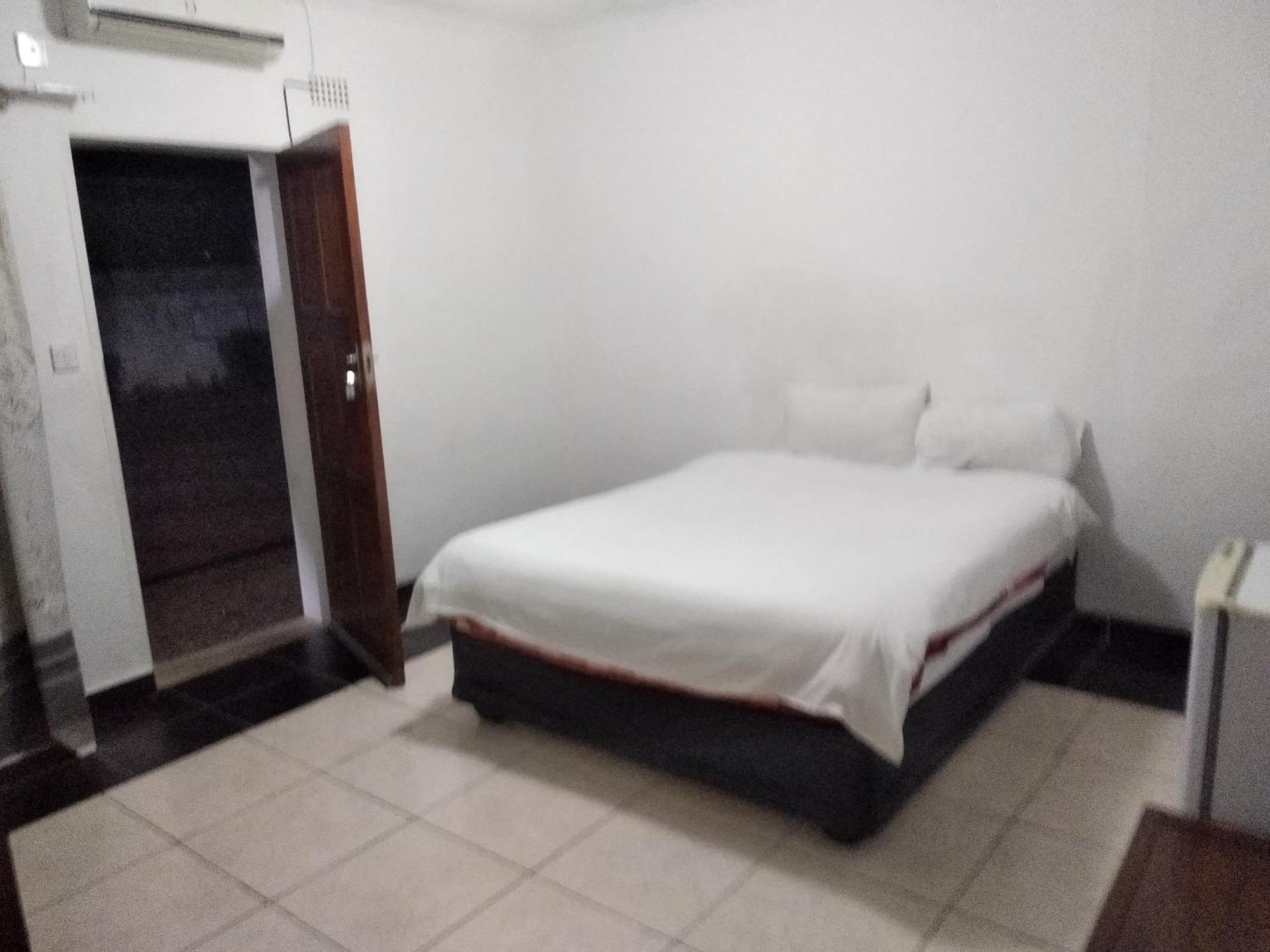 גאבורון Brackendene Lodge מראה חיצוני תמונה